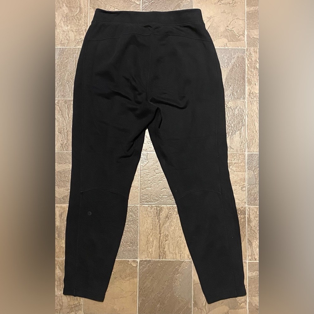 Lululemon Free To Roam Jogger Pants - Sz 10 - Black - Gently Used Condition